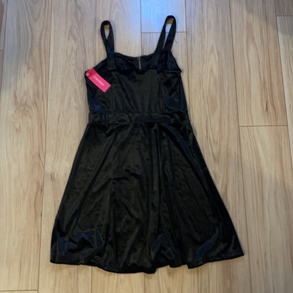 NWT black velour/velvet dress - Picture 2 of 2